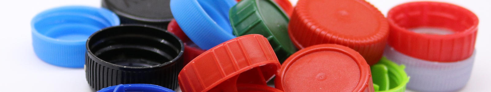 plastikowe zakr�tki, plastikowa zakr�tka, czerwona zakr�tka, niebieska zakr�tka, czarna zakr�tka